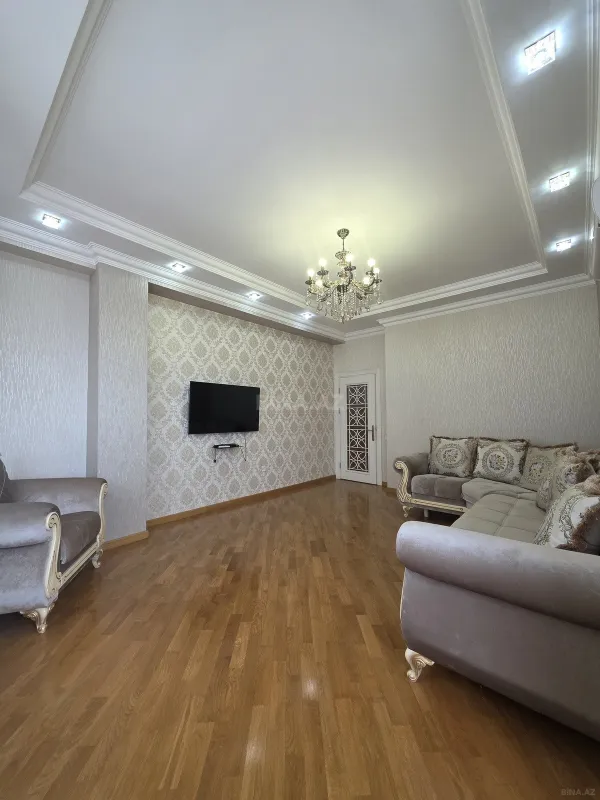 Satılır 3 otaqlı mənzil 110 m²