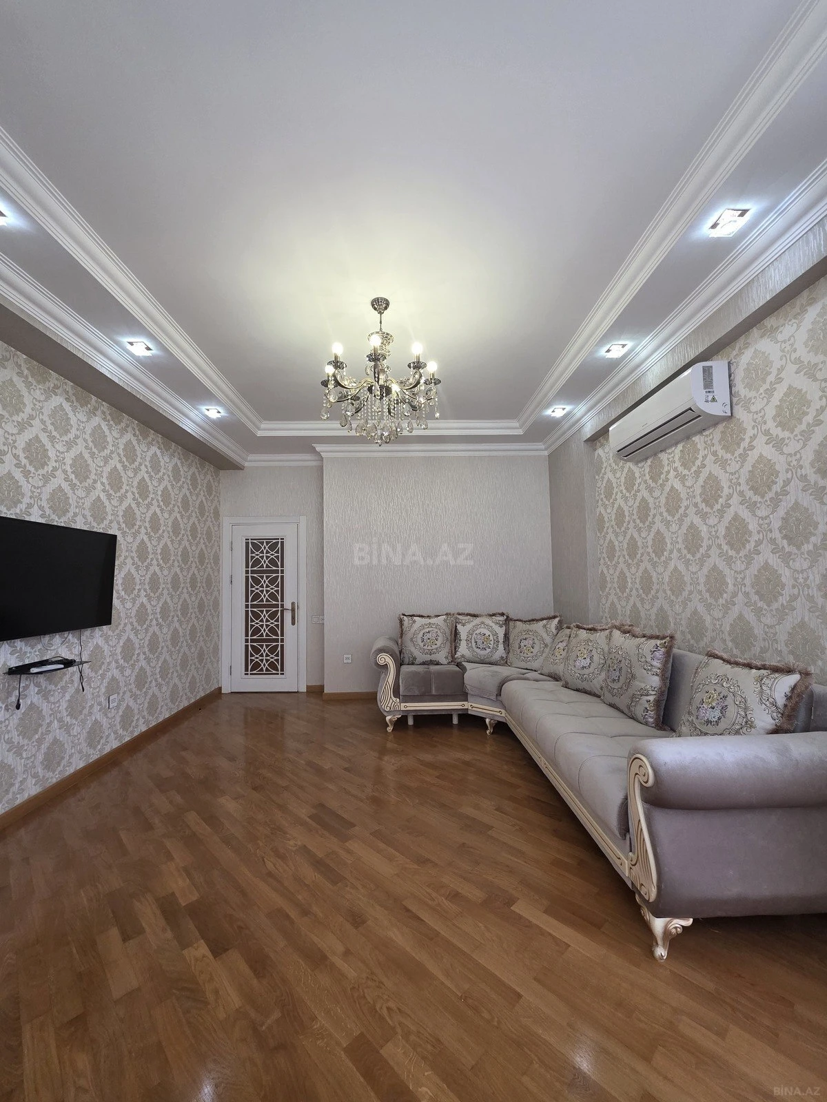 Satılır 3 otaqlı mənzil 110 m²