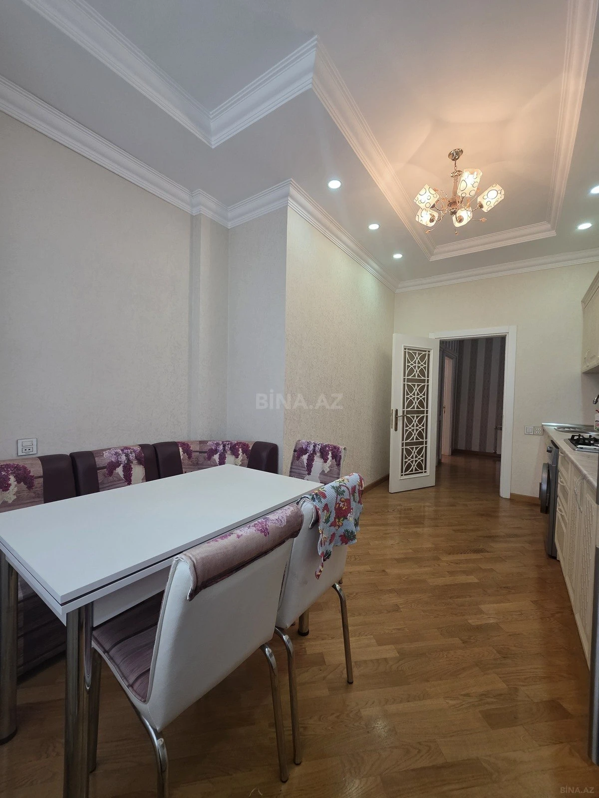 Satılır 3 otaqlı mənzil 110 m²