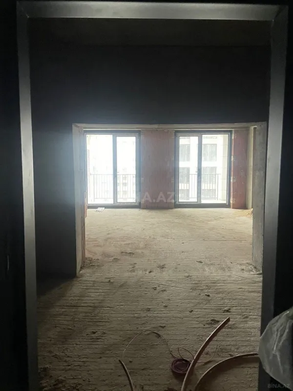 Satılır 3 otaqlı mənzil 117.6 m²
