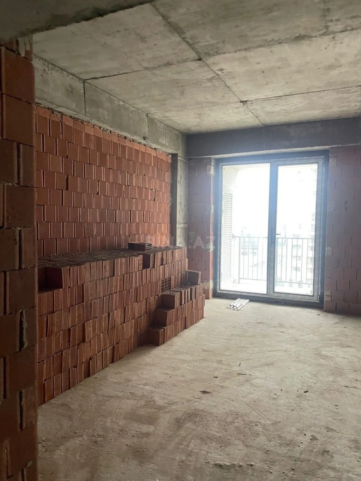 Satılır 3 otaqlı mənzil 117.6 m²