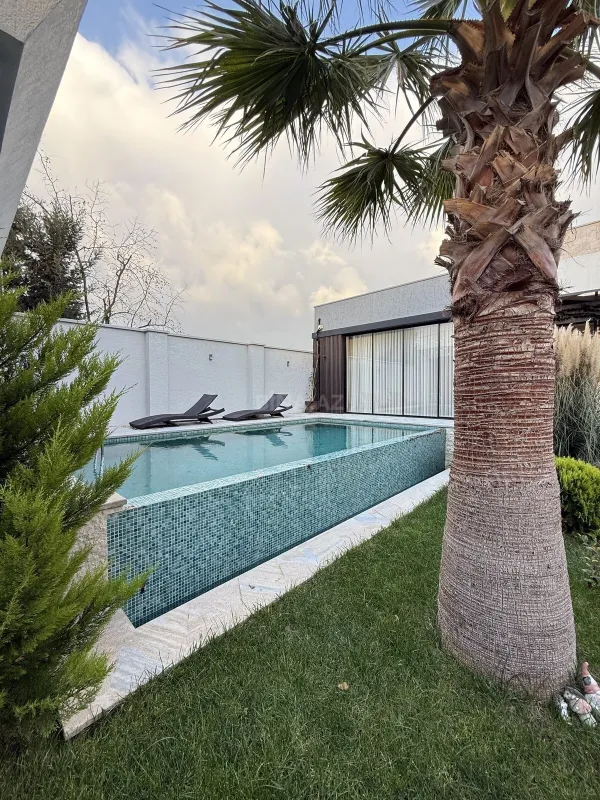 Satılır 5 otaqlı həyət evi 155 m²