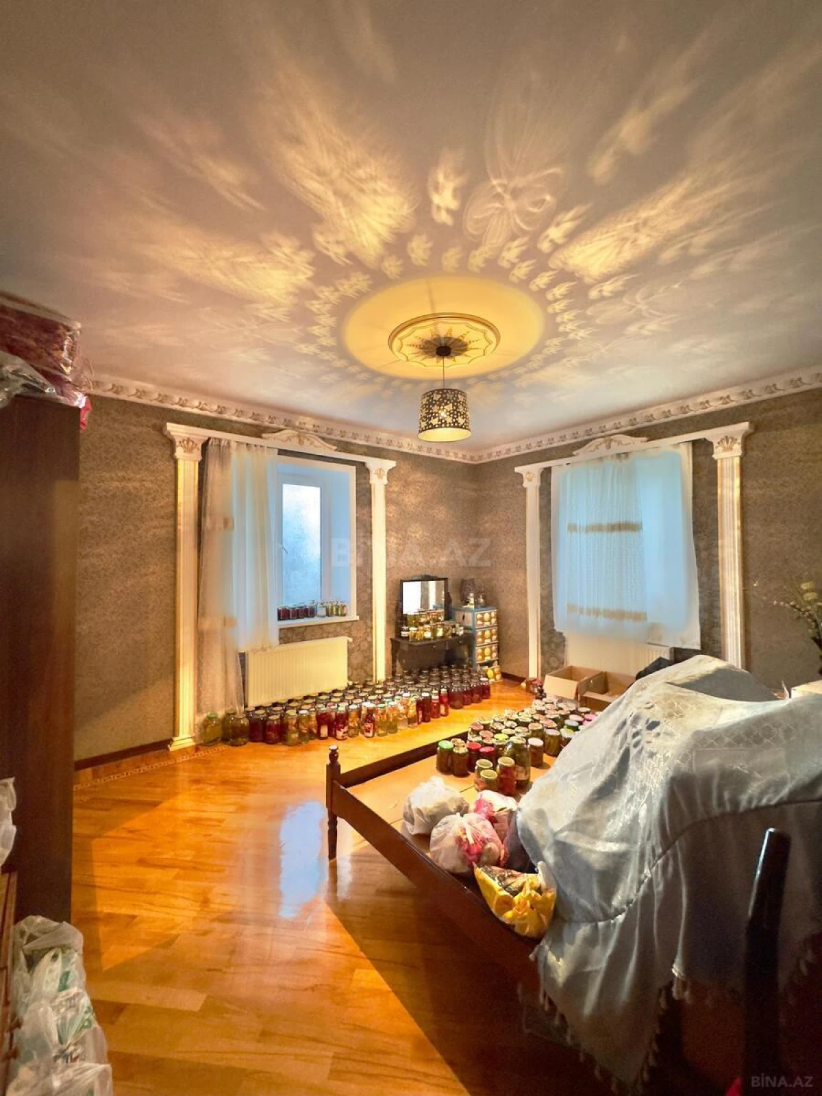 Satılır 5 otaqlı həyət evi 300 m²