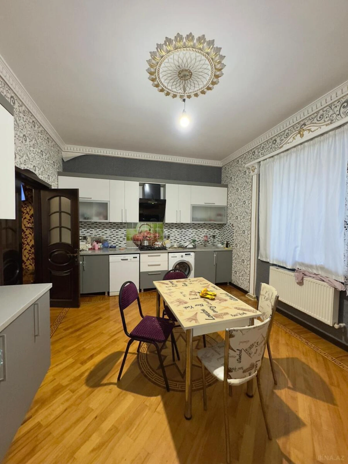 Satılır 5 otaqlı həyət evi 300 m²