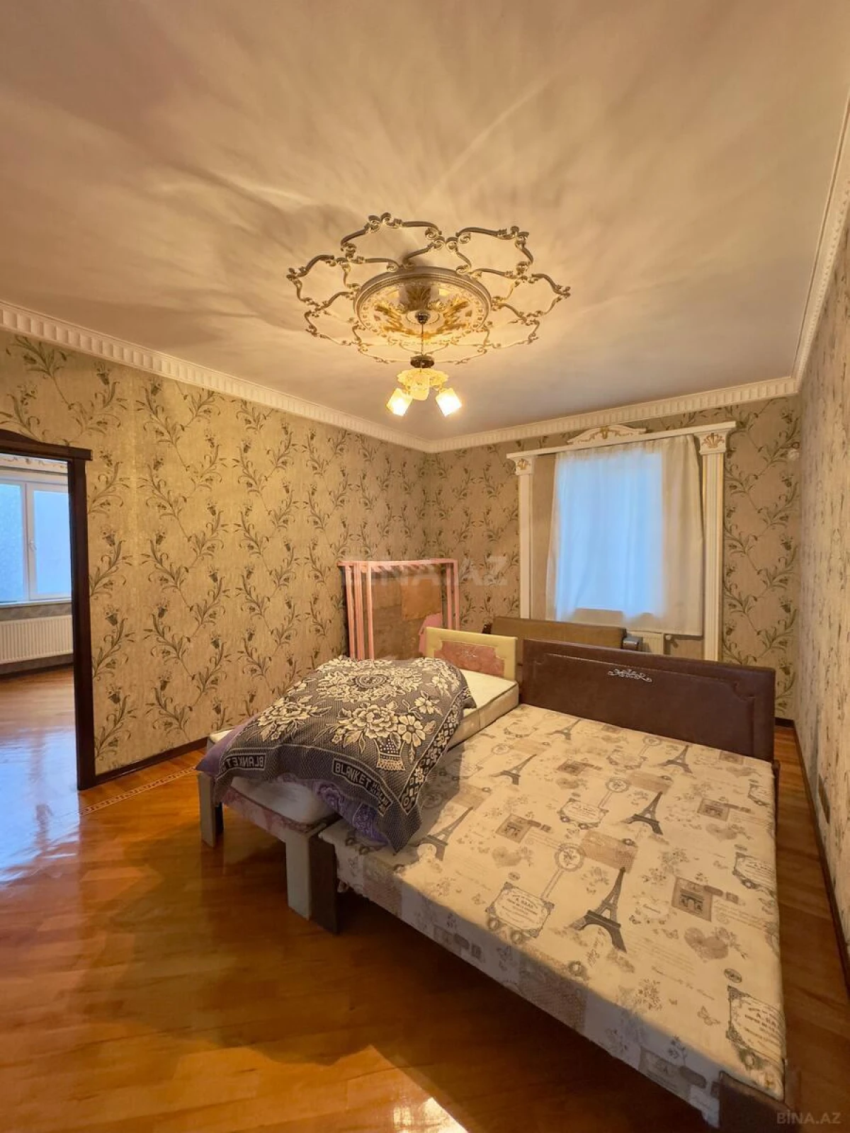 Satılır 5 otaqlı həyət evi 300 m²
