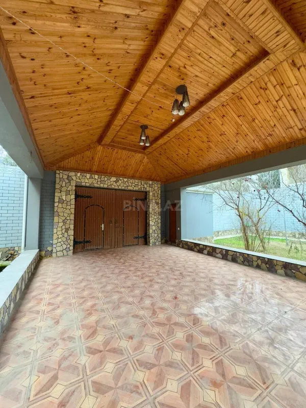 Satılır 5 otaqlı həyət evi 300 m²