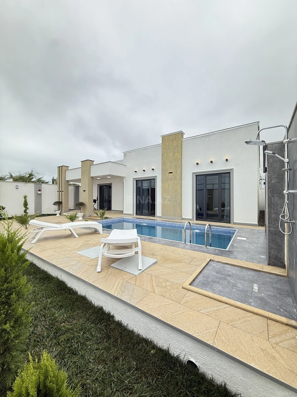 Satılır 4 otaqlı həyət evi 160 m²