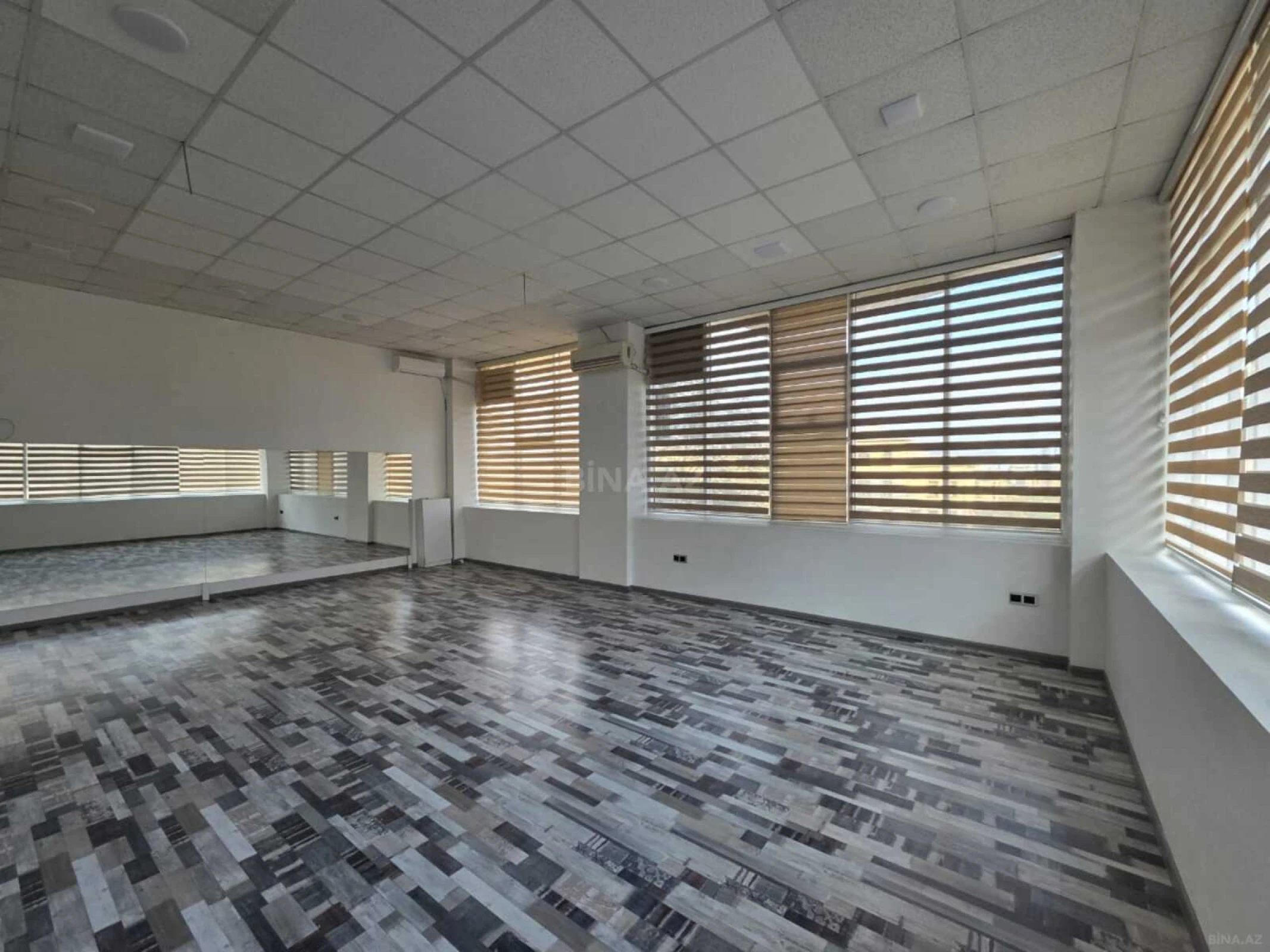 Kirayə verilir 6 otaqlı ofis 212 m²