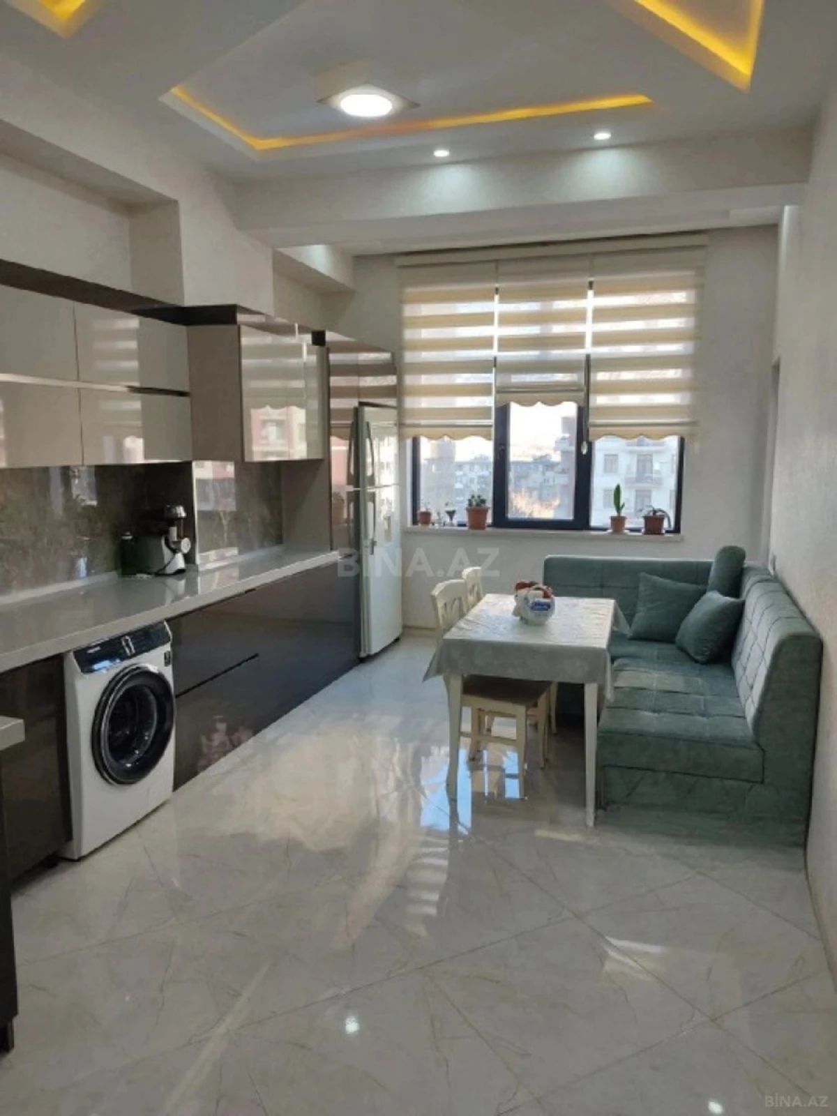 Satılır 3 otaqlı mənzil 140 m²