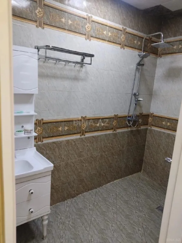 Satılır 3 otaqlı mənzil 140 m²