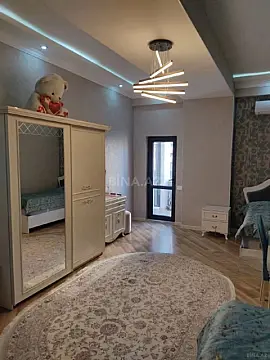 Satılır 3 otaqlı mənzil 140 m²