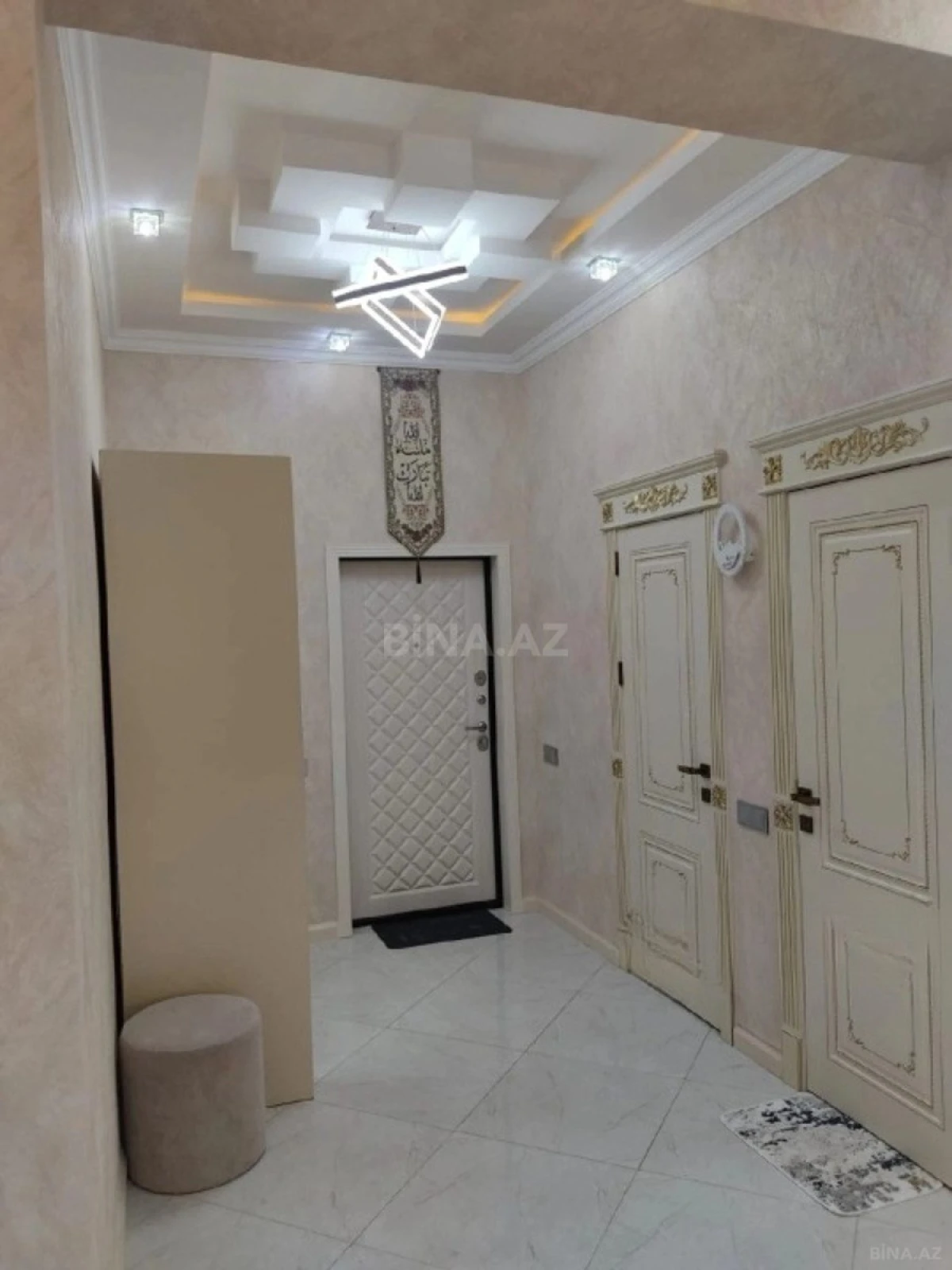 Satılır 3 otaqlı mənzil 140 m²
