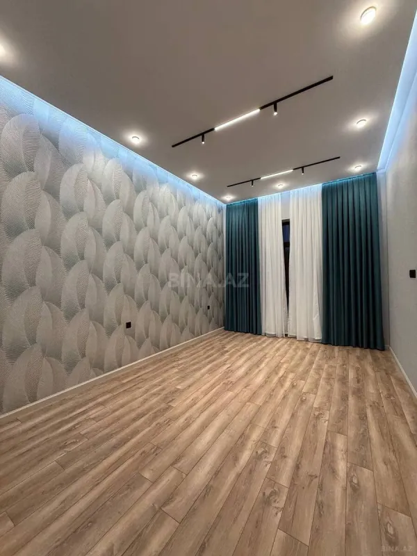 Satılır 5 otaqlı həyət evi 300 m²
