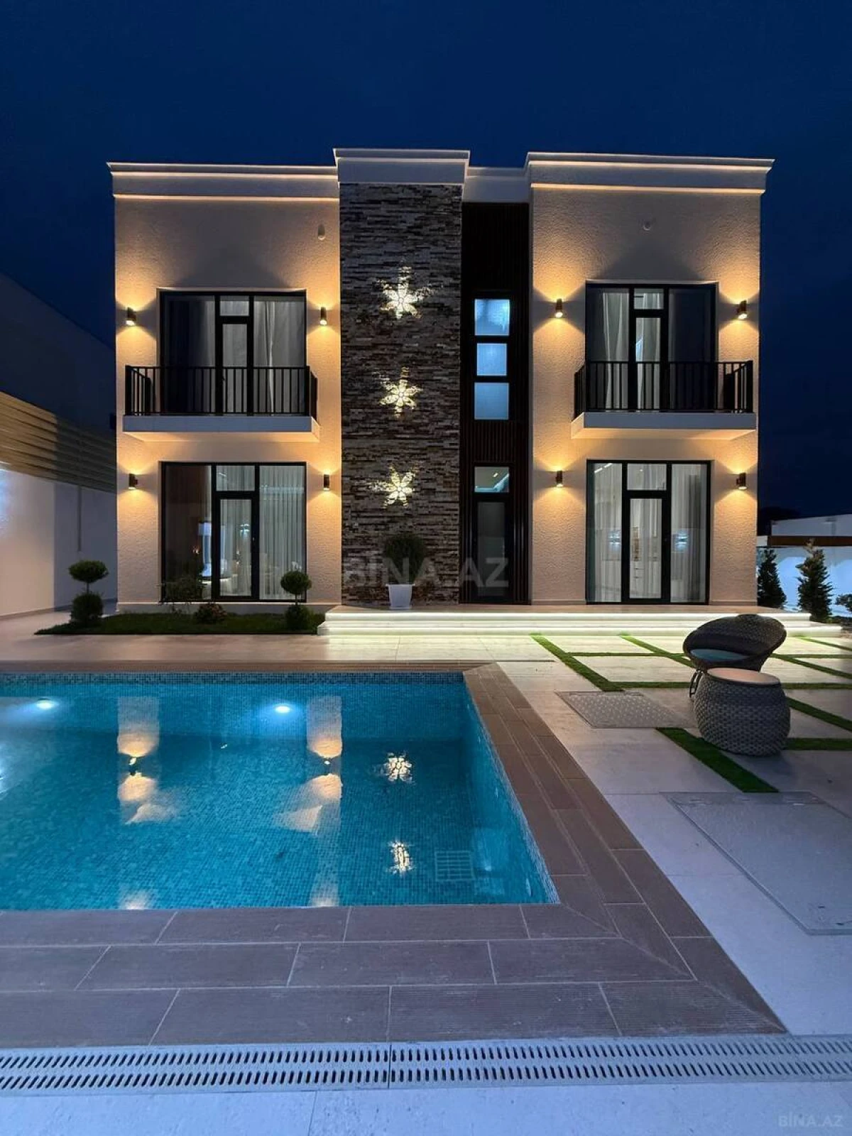 Satılır 5 otaqlı həyət evi 300 m²