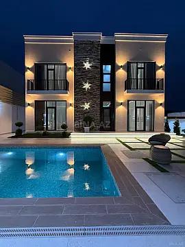 Satılır 5 otaqlı həyət evi 300 m²