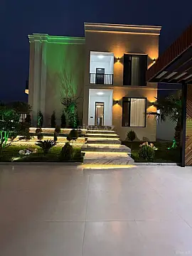 Satılır 5 otaqlı həyət evi 300 m²