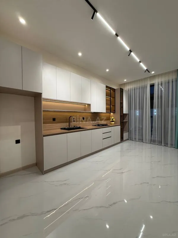 Satılır 5 otaqlı həyət evi 300 m²
