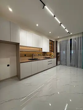Satılır 5 otaqlı həyət evi 300 m²