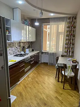Satılır 2 otaqlı mənzil 97 m²
