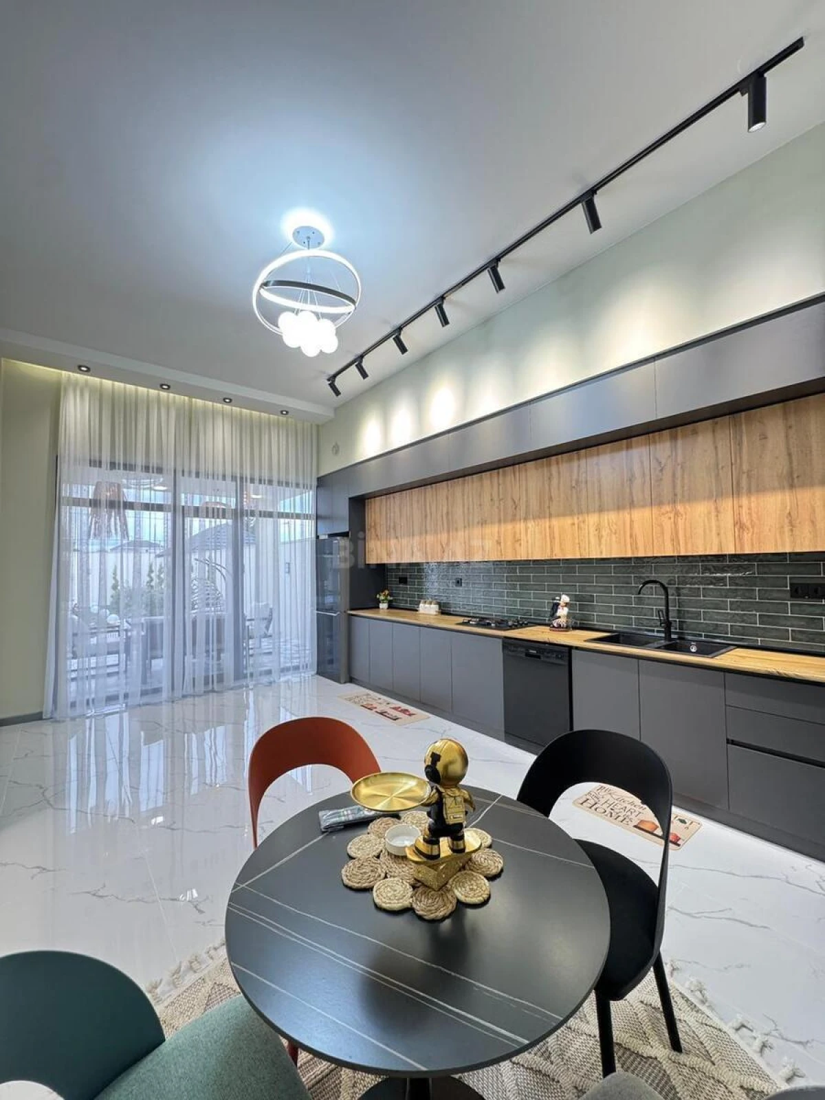 Satılır 4 otaqlı həyət evi 180 m²