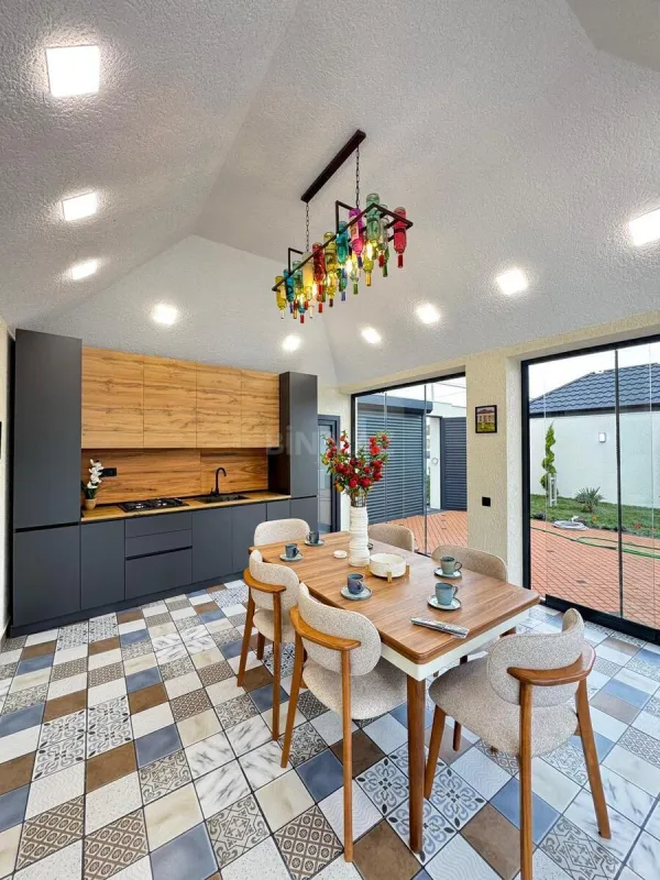 Satılır 4 otaqlı həyət evi 180 m²