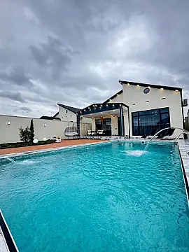 Satılır 4 otaqlı həyət evi 180 m²