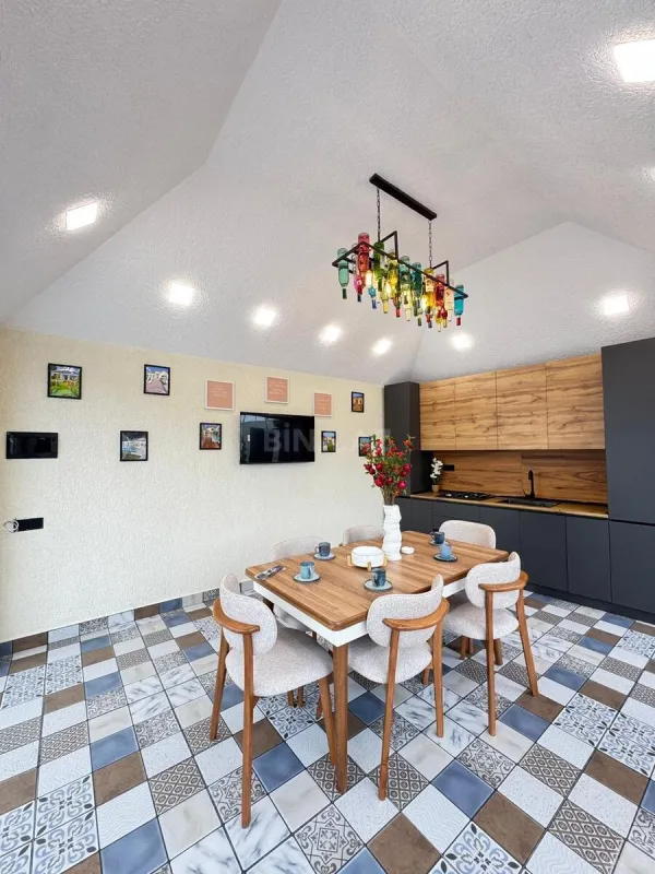 Satılır 4 otaqlı həyət evi 180 m²