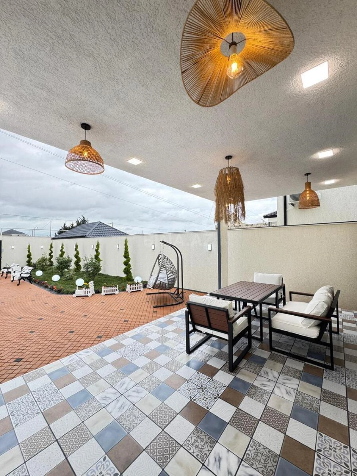 Satılır 4 otaqlı həyət evi 180 m²