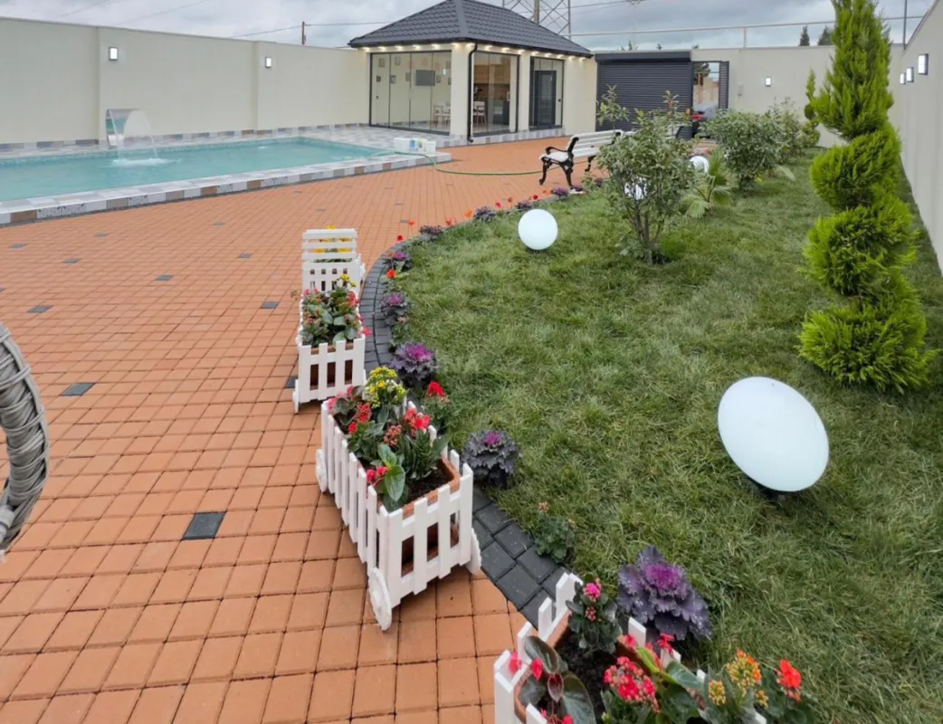 Satılır 4 otaqlı həyət evi 180 m²