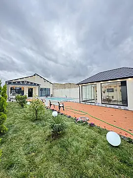 Satılır 4 otaqlı həyət evi 180 m²