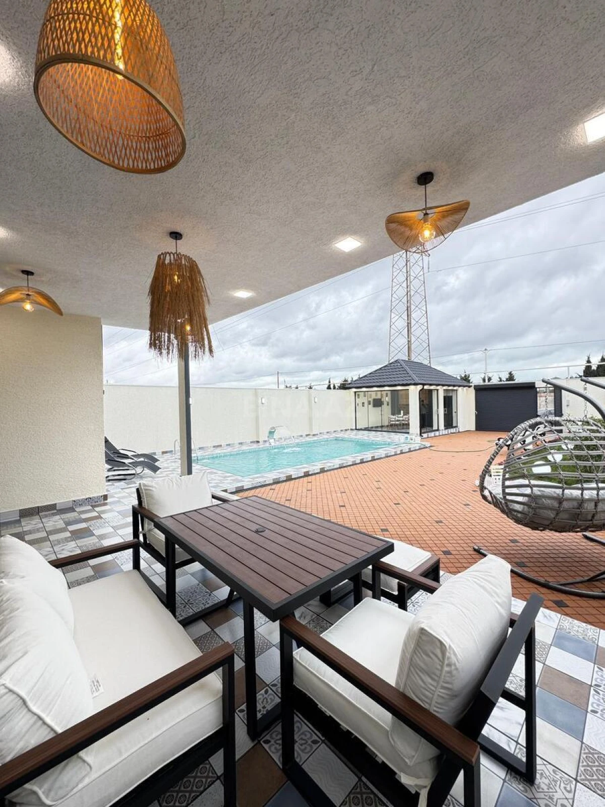 Satılır 4 otaqlı həyət evi 180 m²