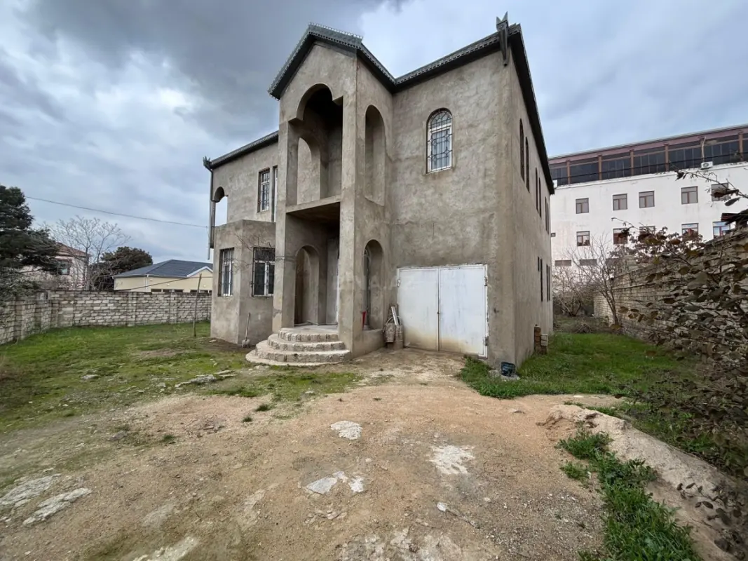 Satılır 5 otaqlı həyət evi 260 m²