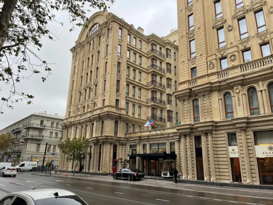 Satılır obyekt 288 m²