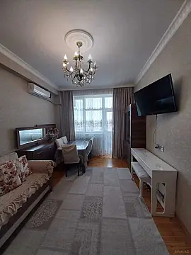 Satılır 2 otaqlı mənzil 58 m²