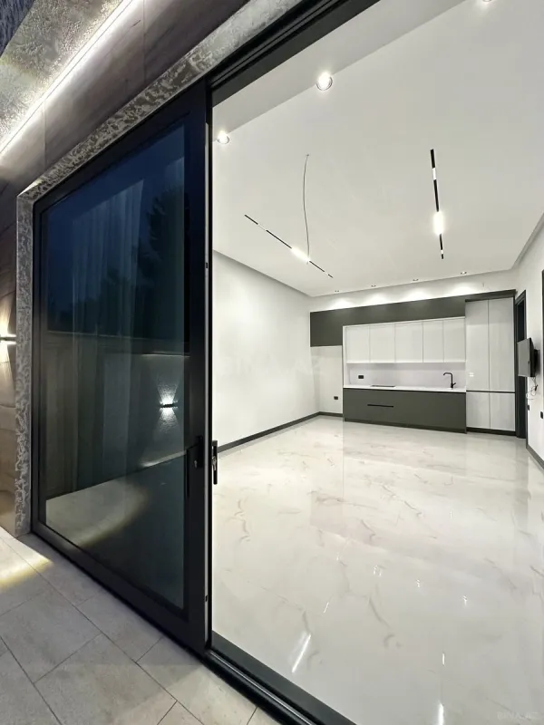 Satılır 5 otaqlı həyət evi 250 m²