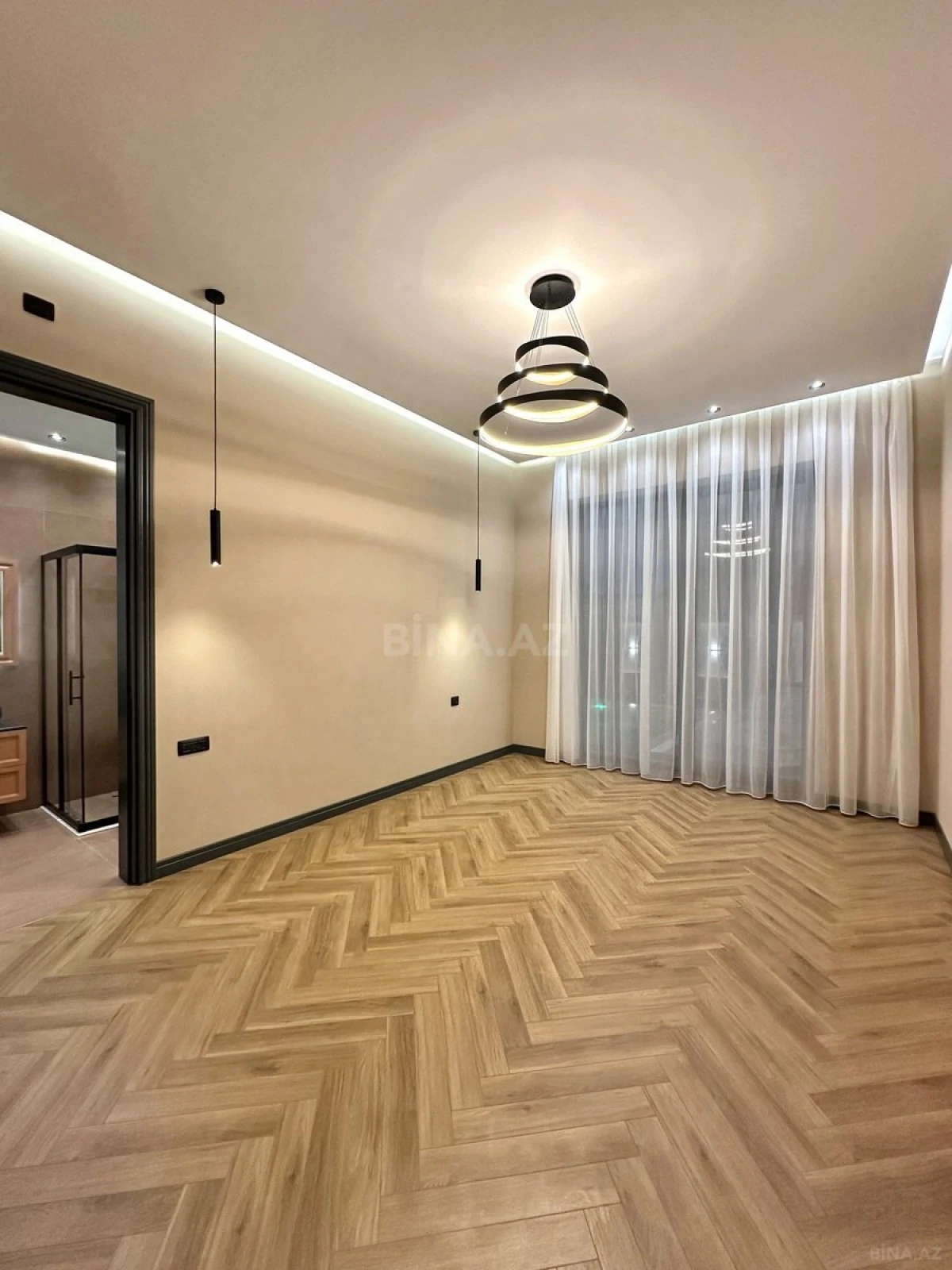 Satılır 5 otaqlı həyət evi 250 m²