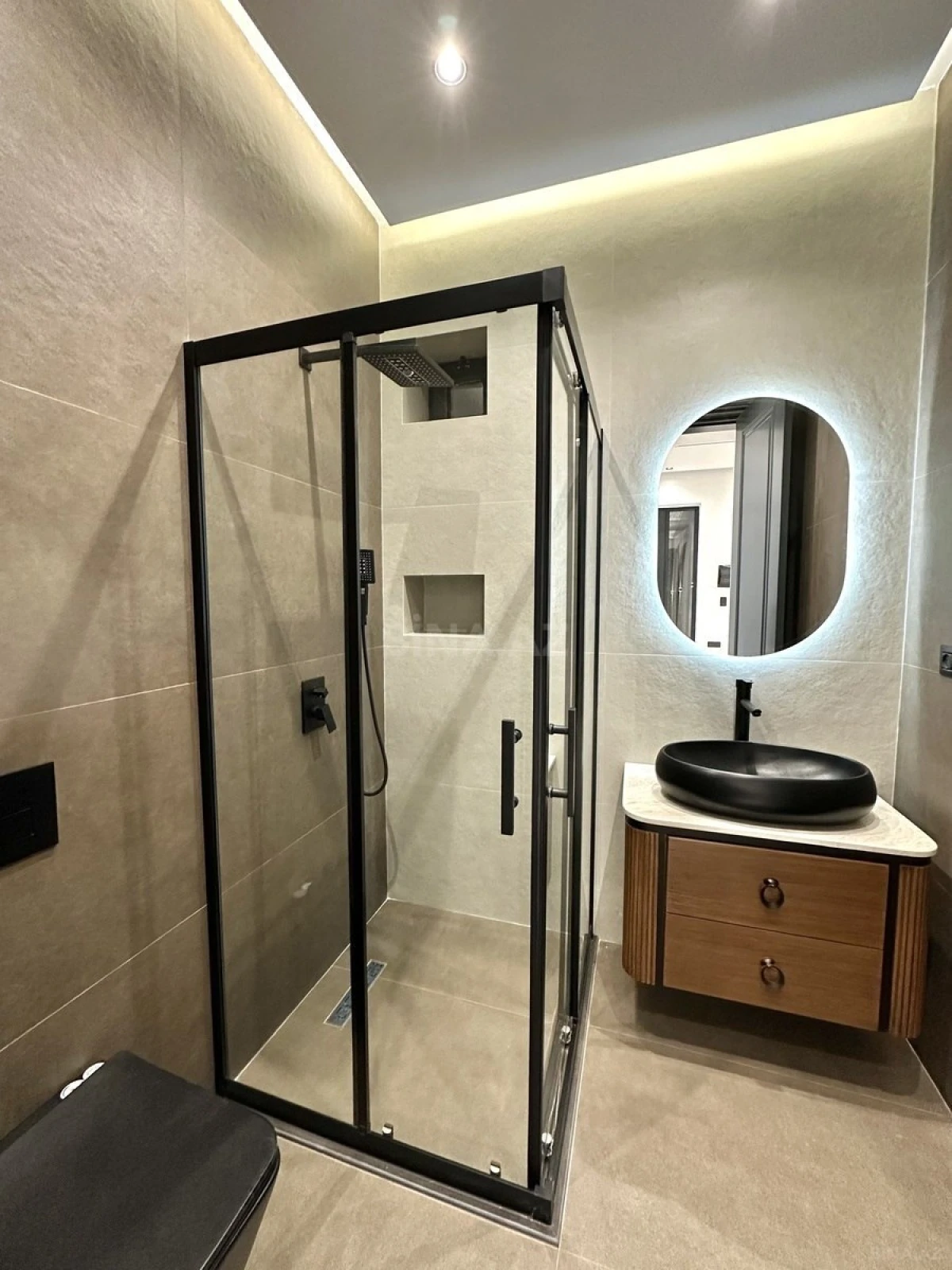 Satılır 5 otaqlı həyət evi 250 m²