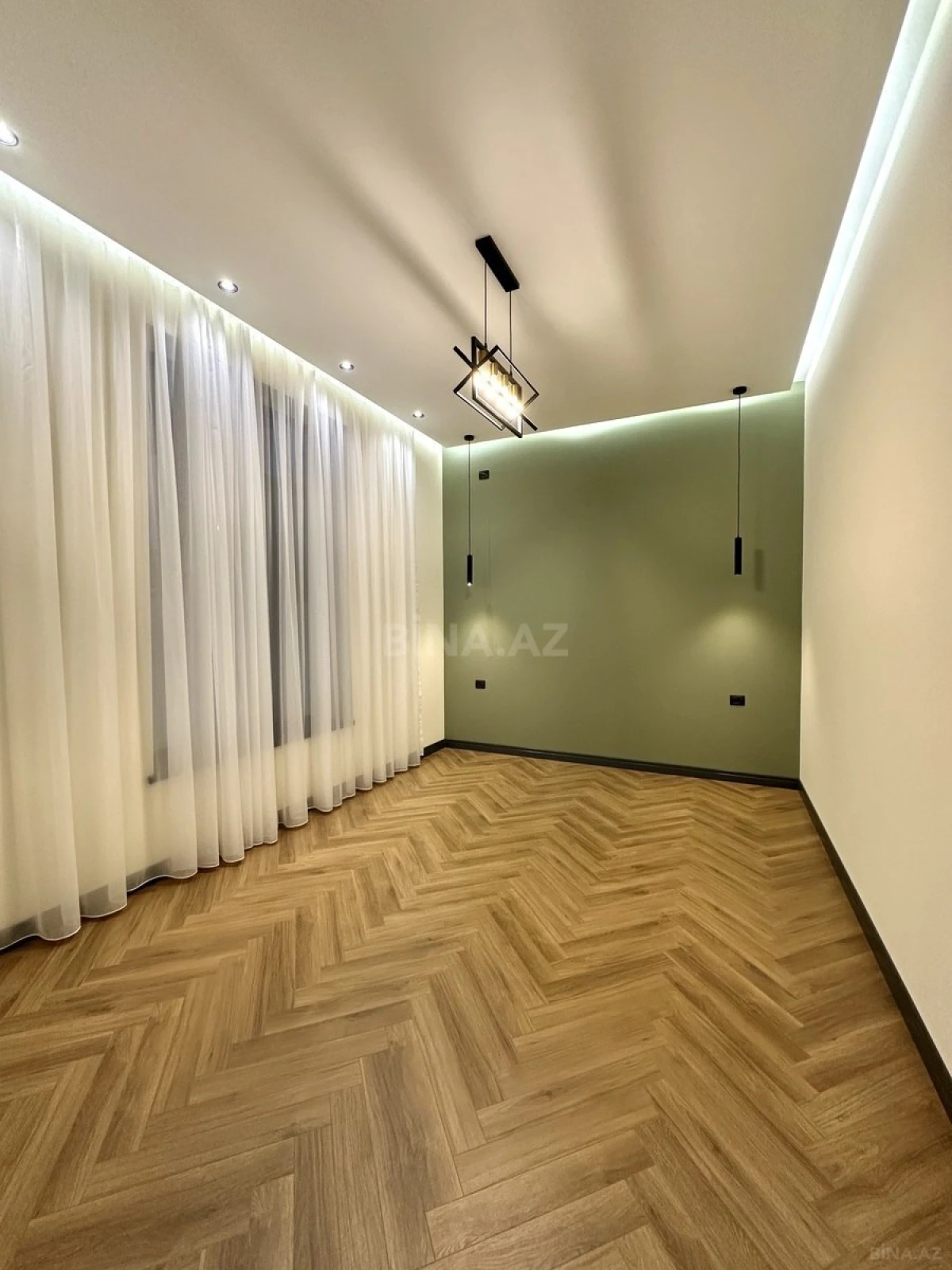 Satılır 5 otaqlı həyət evi 250 m²