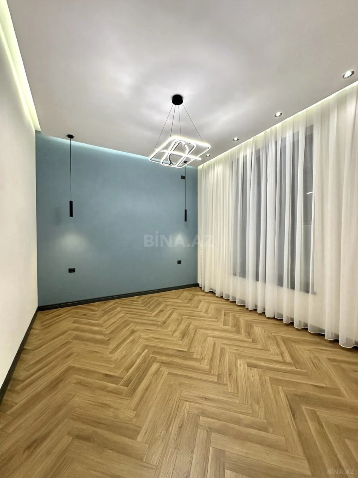 Satılır 5 otaqlı həyət evi 250 m²