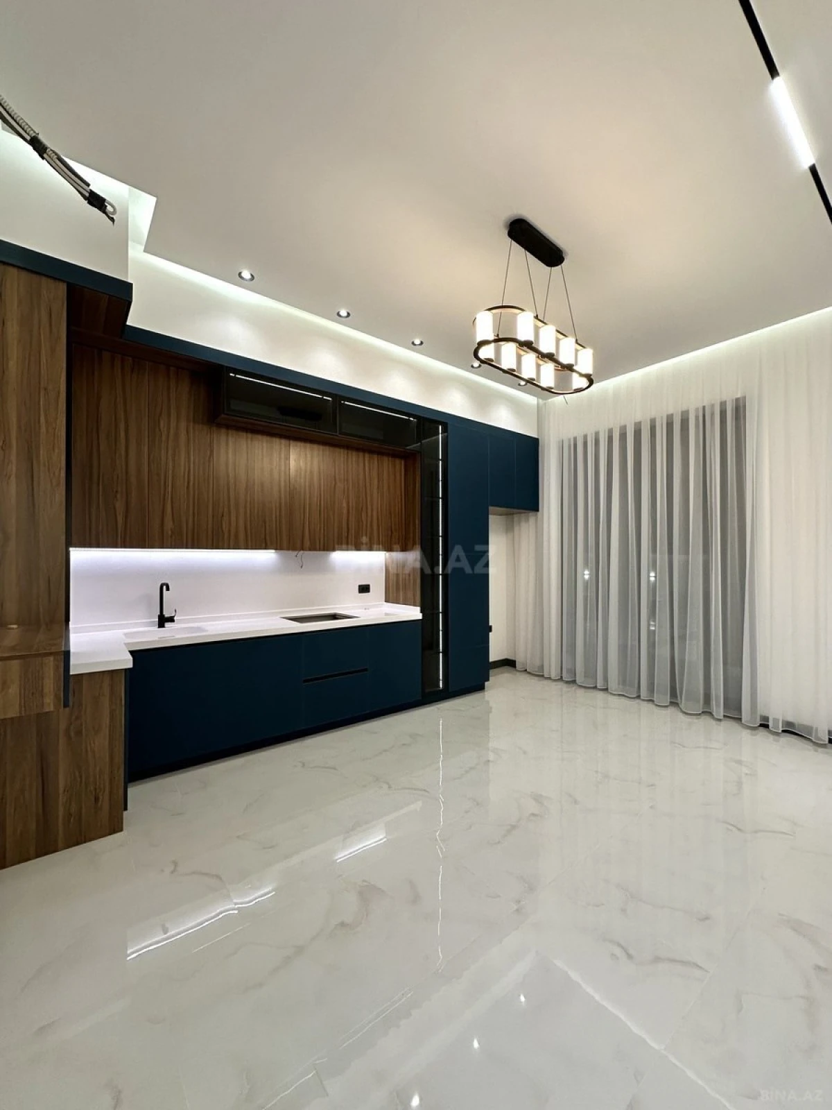 Satılır 5 otaqlı həyət evi 250 m²