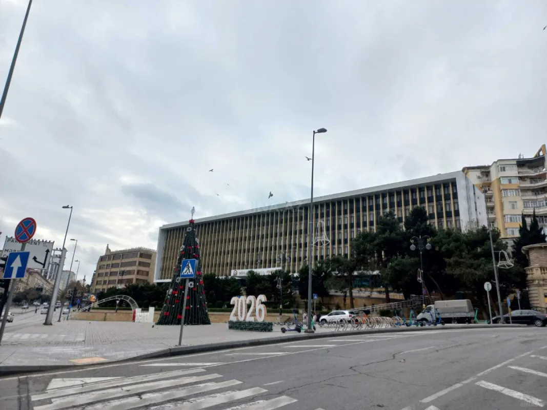 Satılır obyekt 255 m²