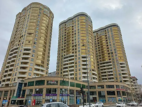Satılır obyekt 255 m²