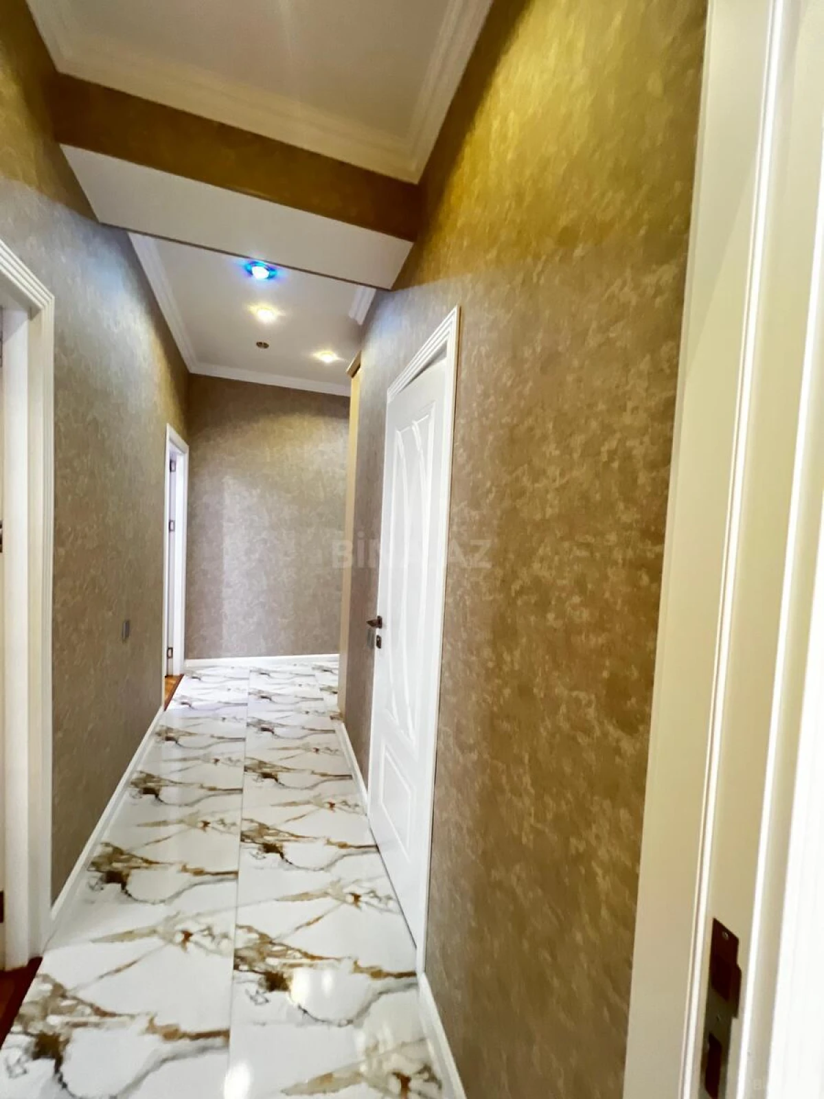 Satılır 3 otaqlı mənzil 87 m²