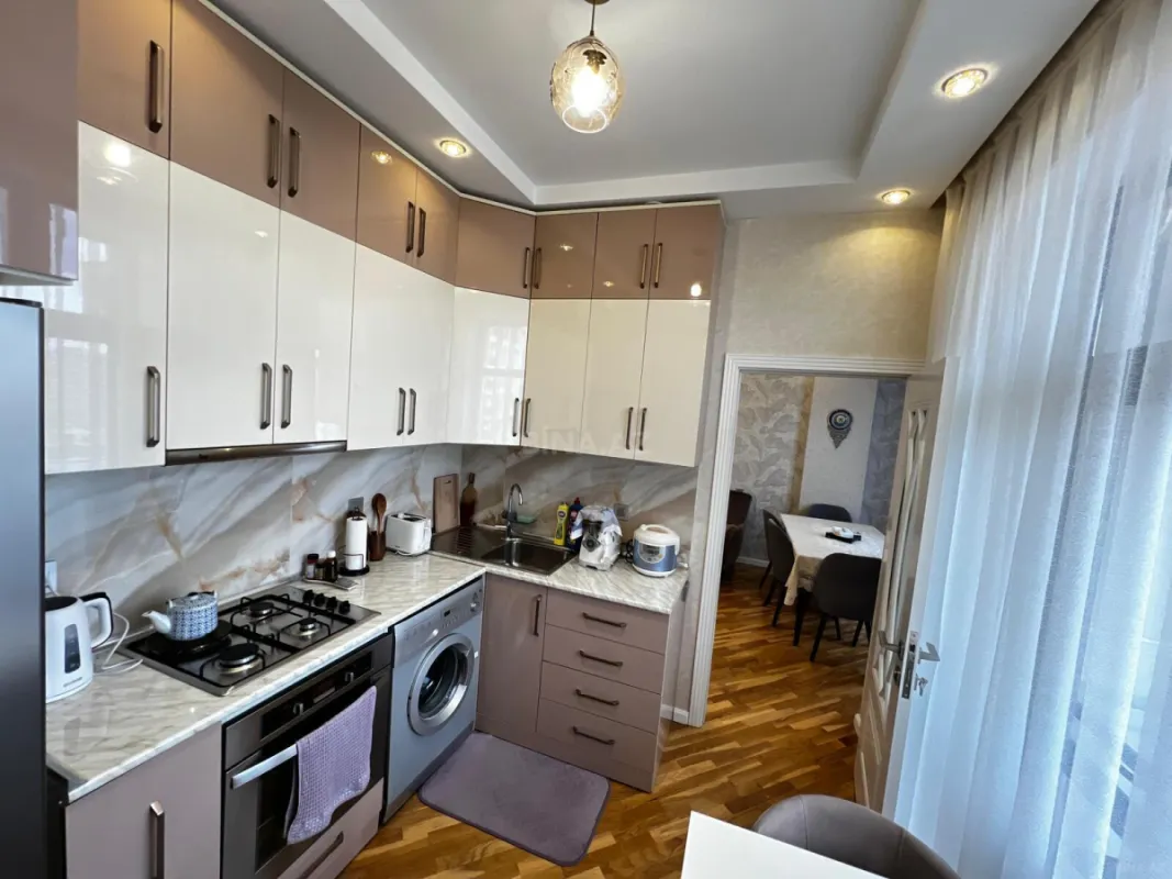 Satılır 3 otaqlı mənzil 87 m²