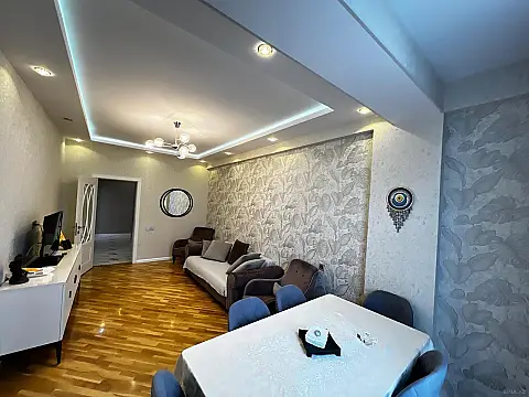 Satılır 3 otaqlı mənzil 87 m²