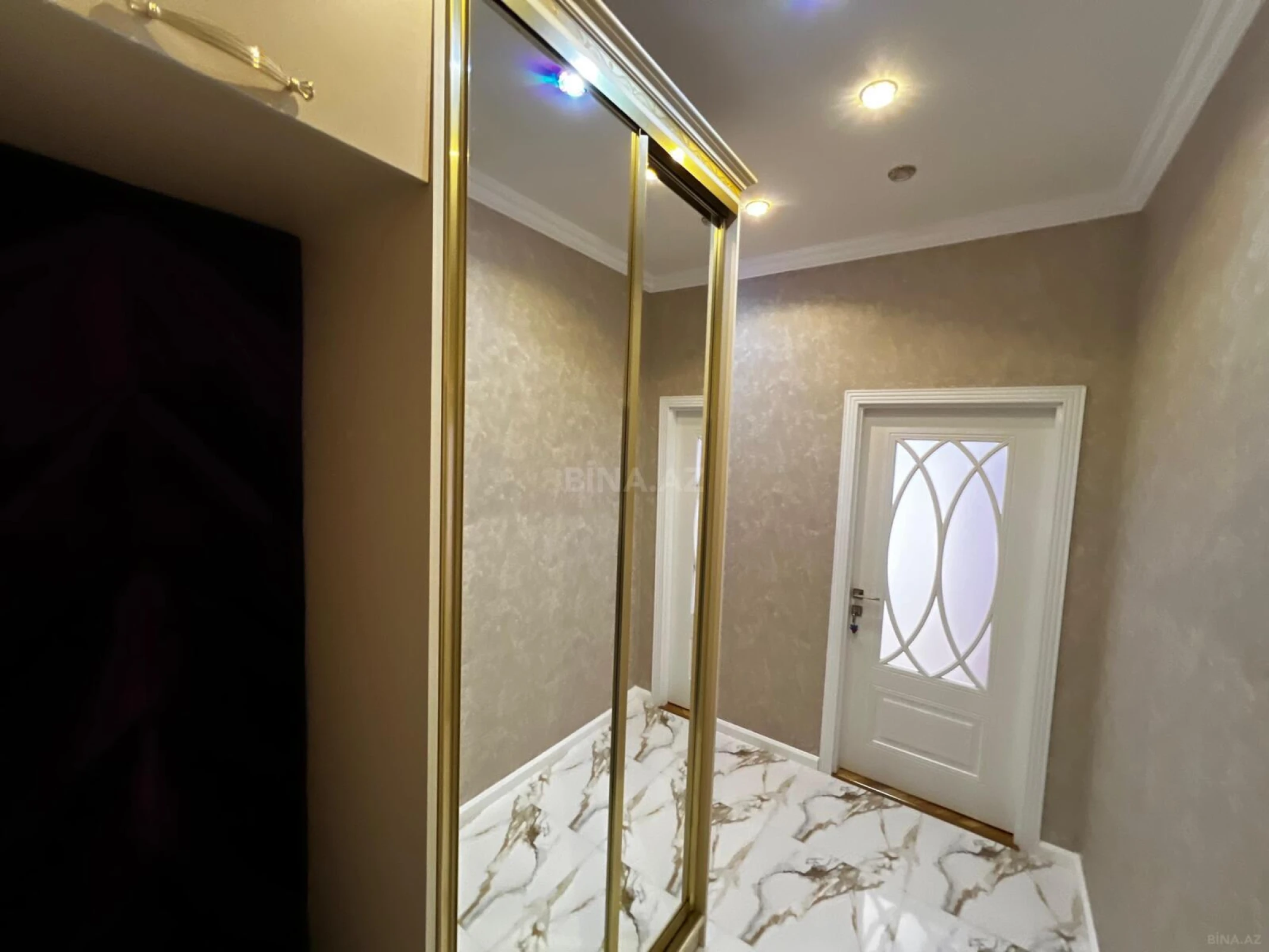 Satılır 3 otaqlı mənzil 87 m²