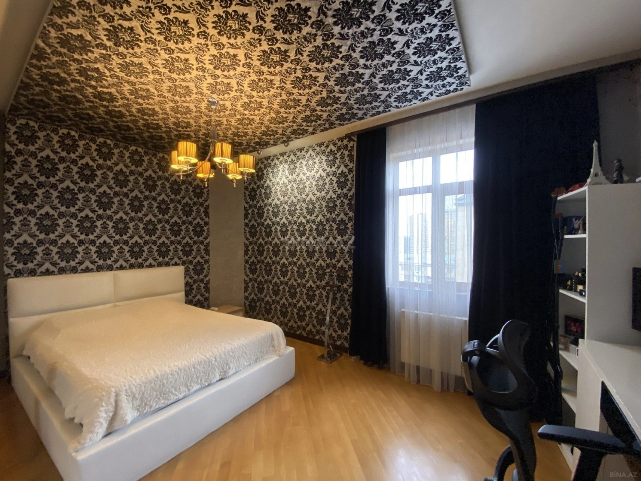 Satılır 5 otaqlı mənzil 225 m²