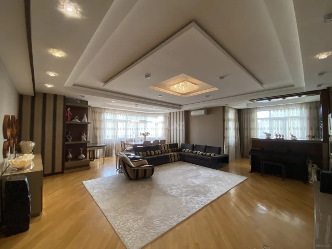 Satılır 5 otaqlı mənzil 225 m²
