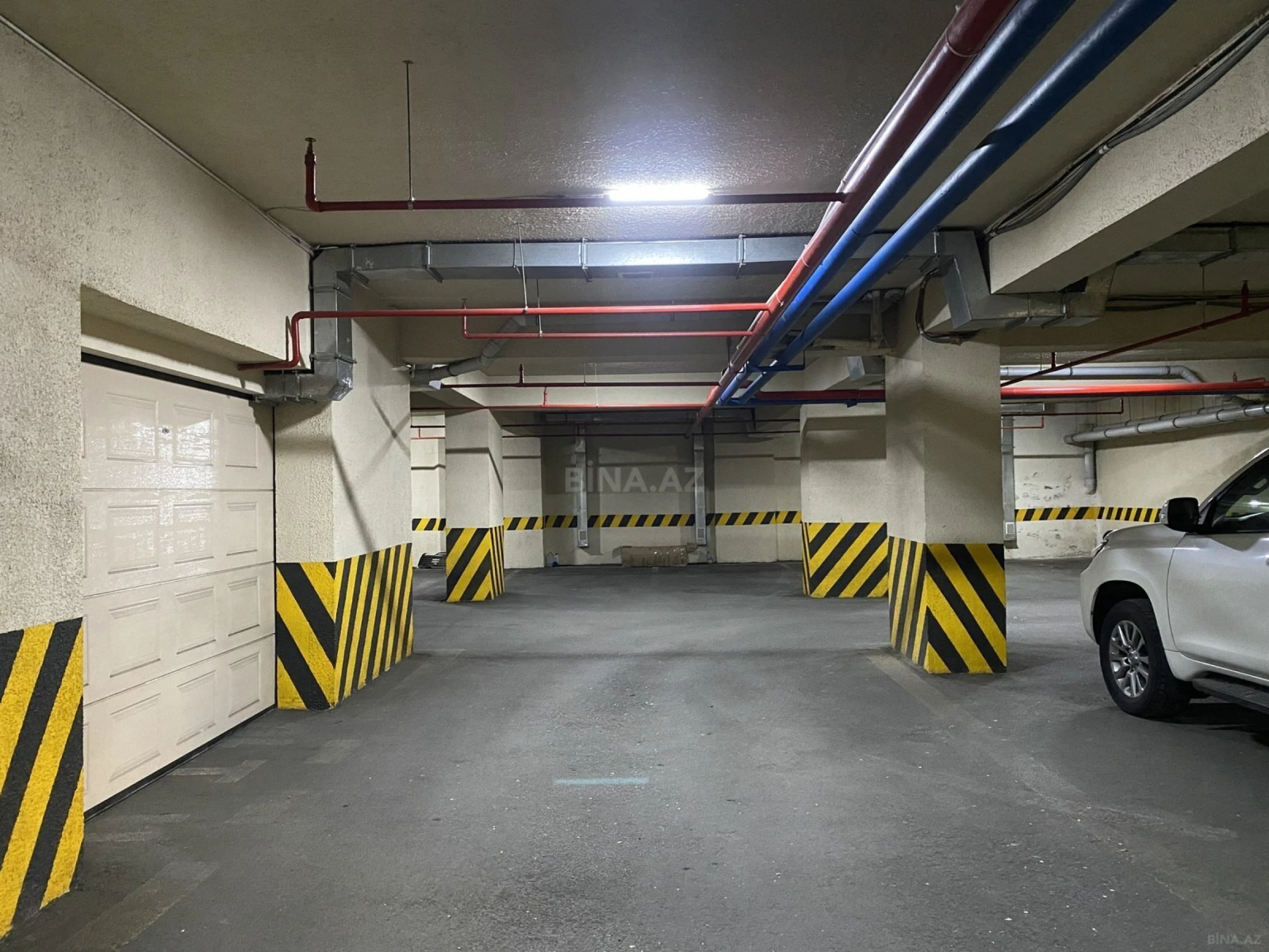 Satılır 5 otaqlı mənzil 225 m²