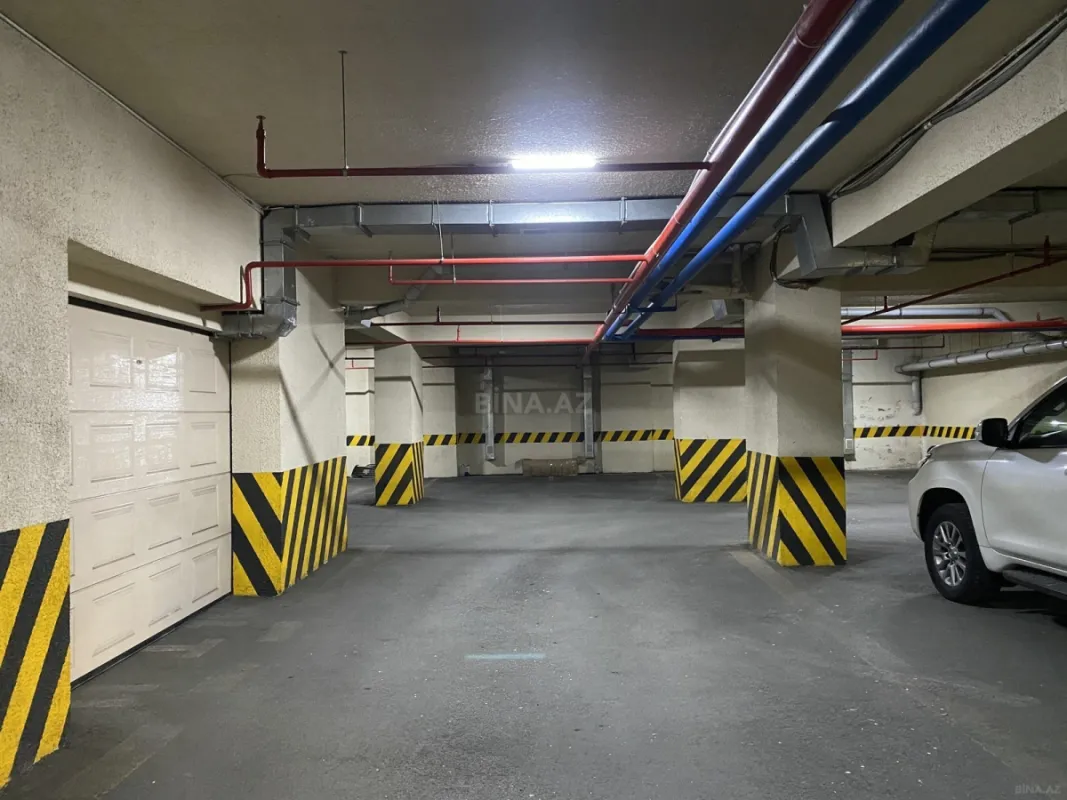 Satılır 5 otaqlı mənzil 225 m²